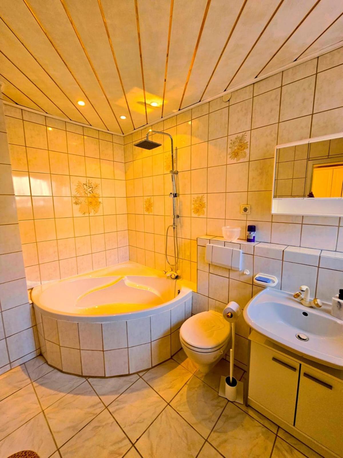 B&R Ferienhaus In Der Naehe Des Flughafens Nürnberg Exterior foto